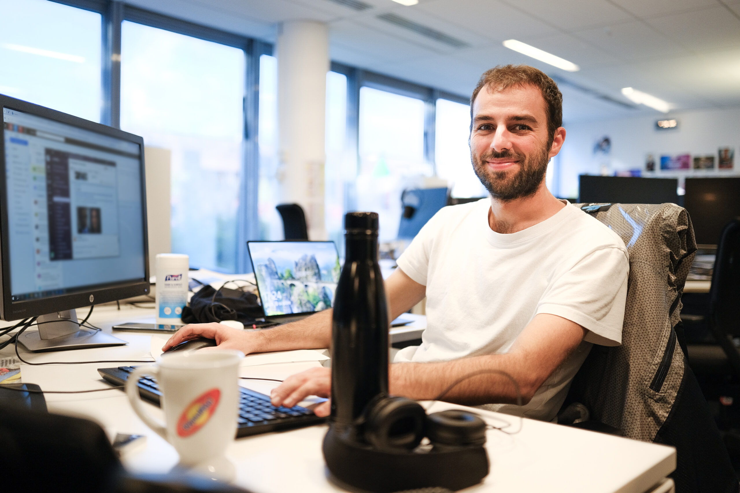 Nathan Gallo est journaliste aux Observateurs, le service de fact-checking et d'Osint de France 24. Photo : Quentin Saison / La Fabrique de l'Info